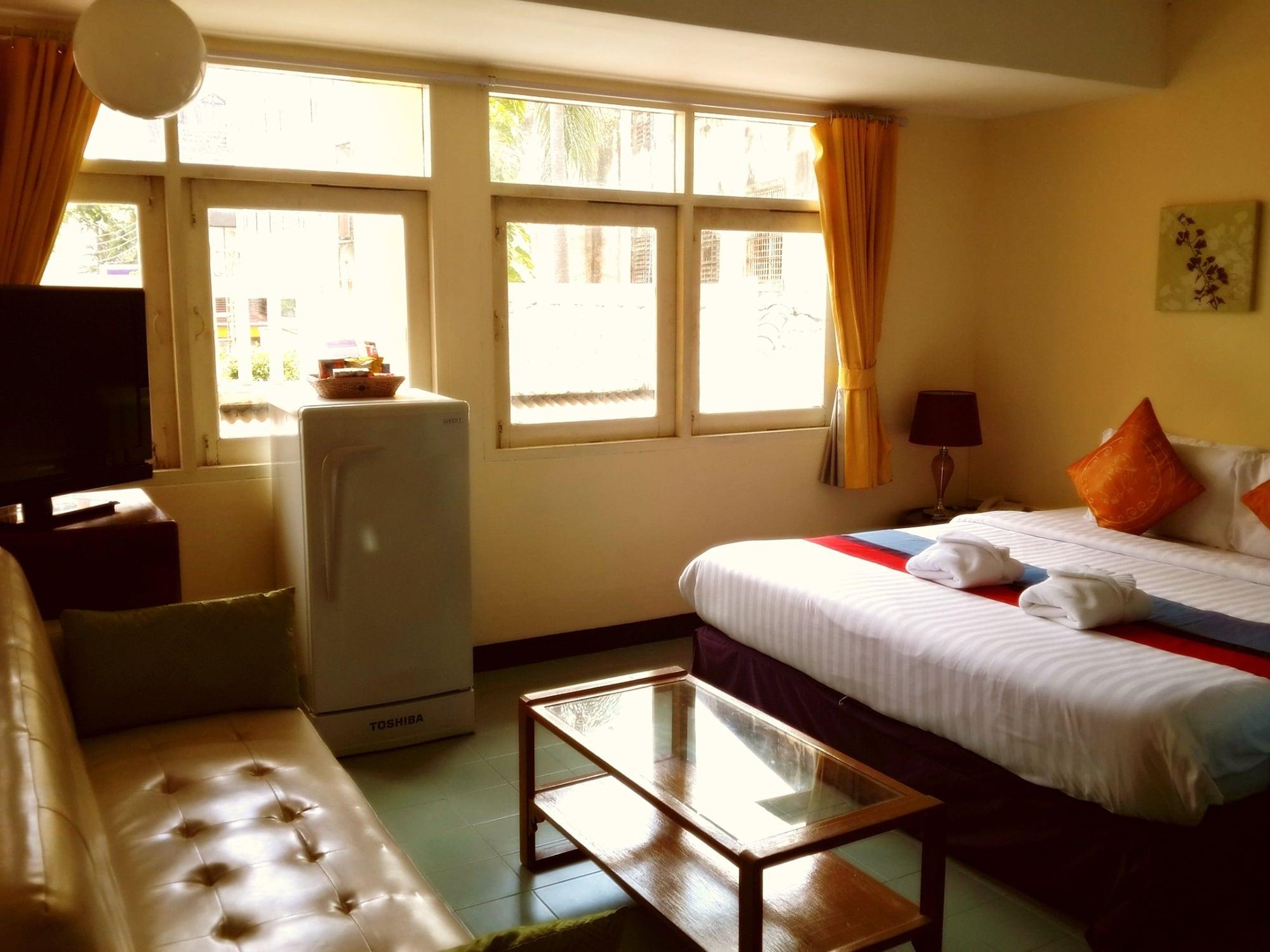 Sawasdee Sukhumvit Inn Bangkok Bagian luar foto