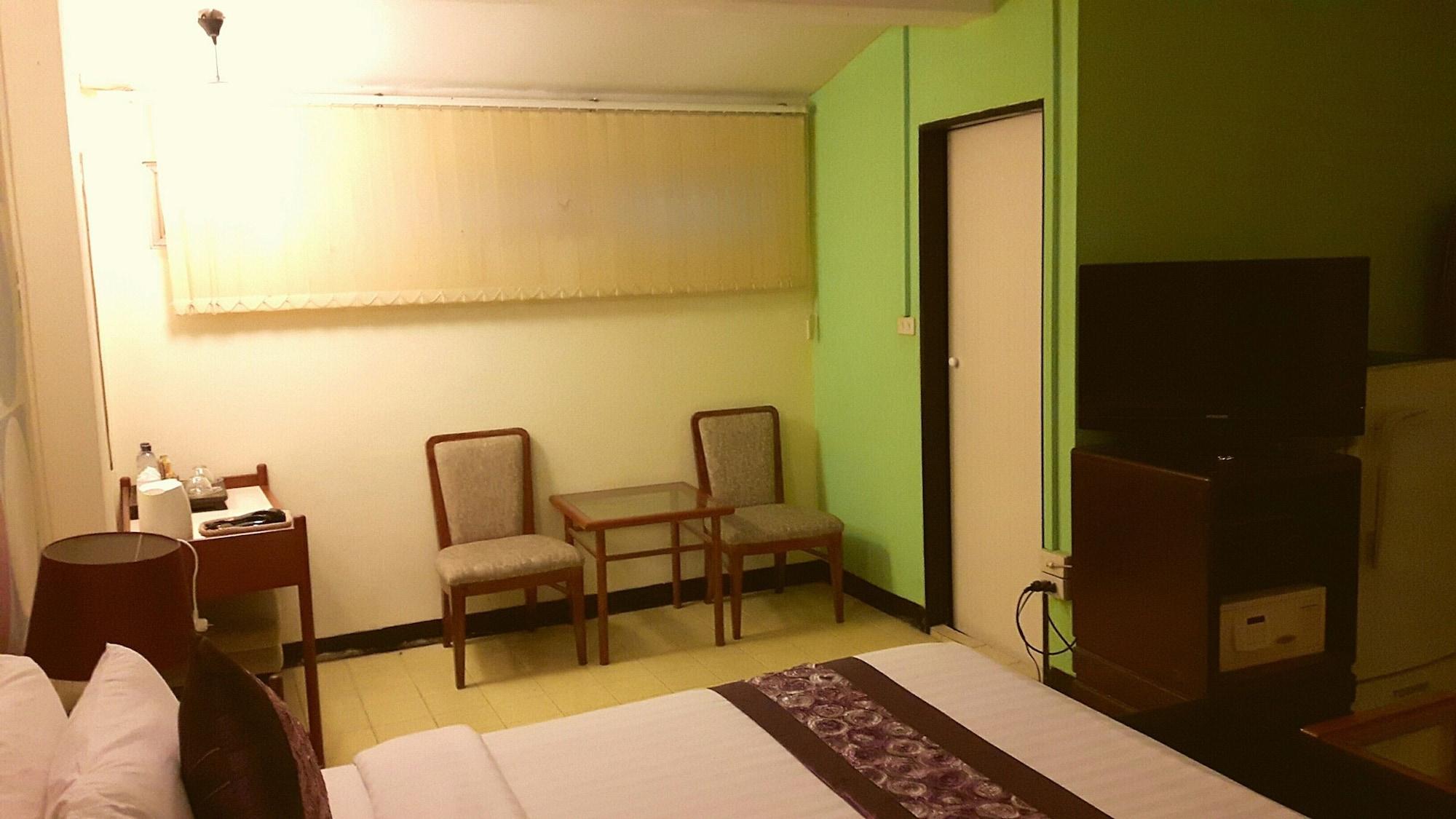 Sawasdee Sukhumvit Inn Bangkok Bagian luar foto