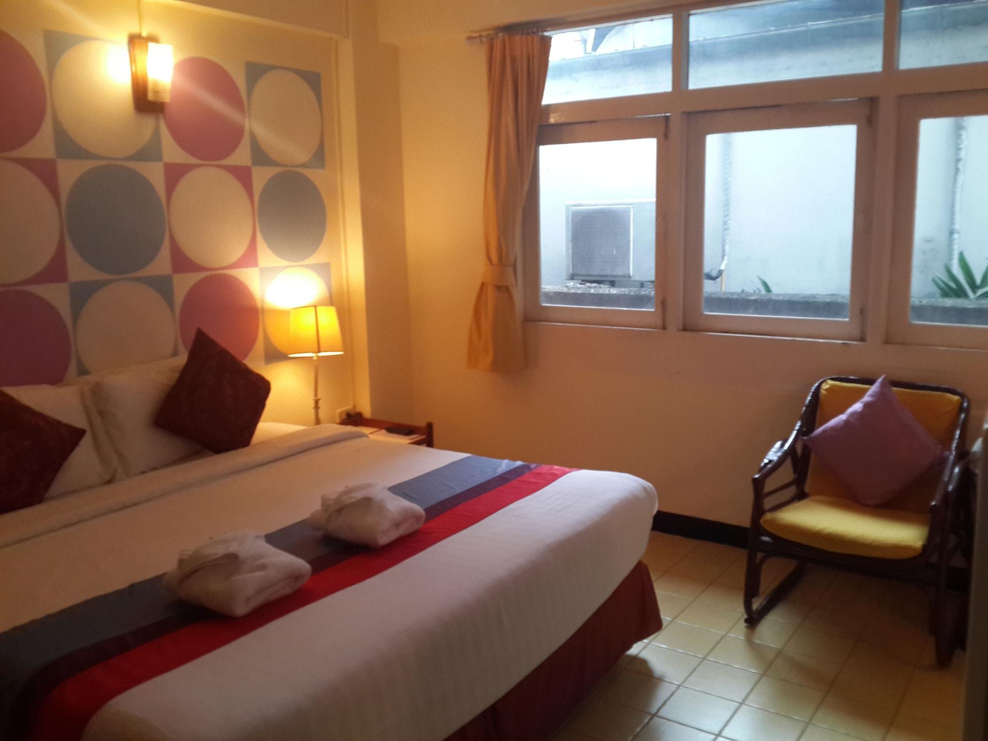 Sawasdee Sukhumvit Inn Bangkok Bagian luar foto
