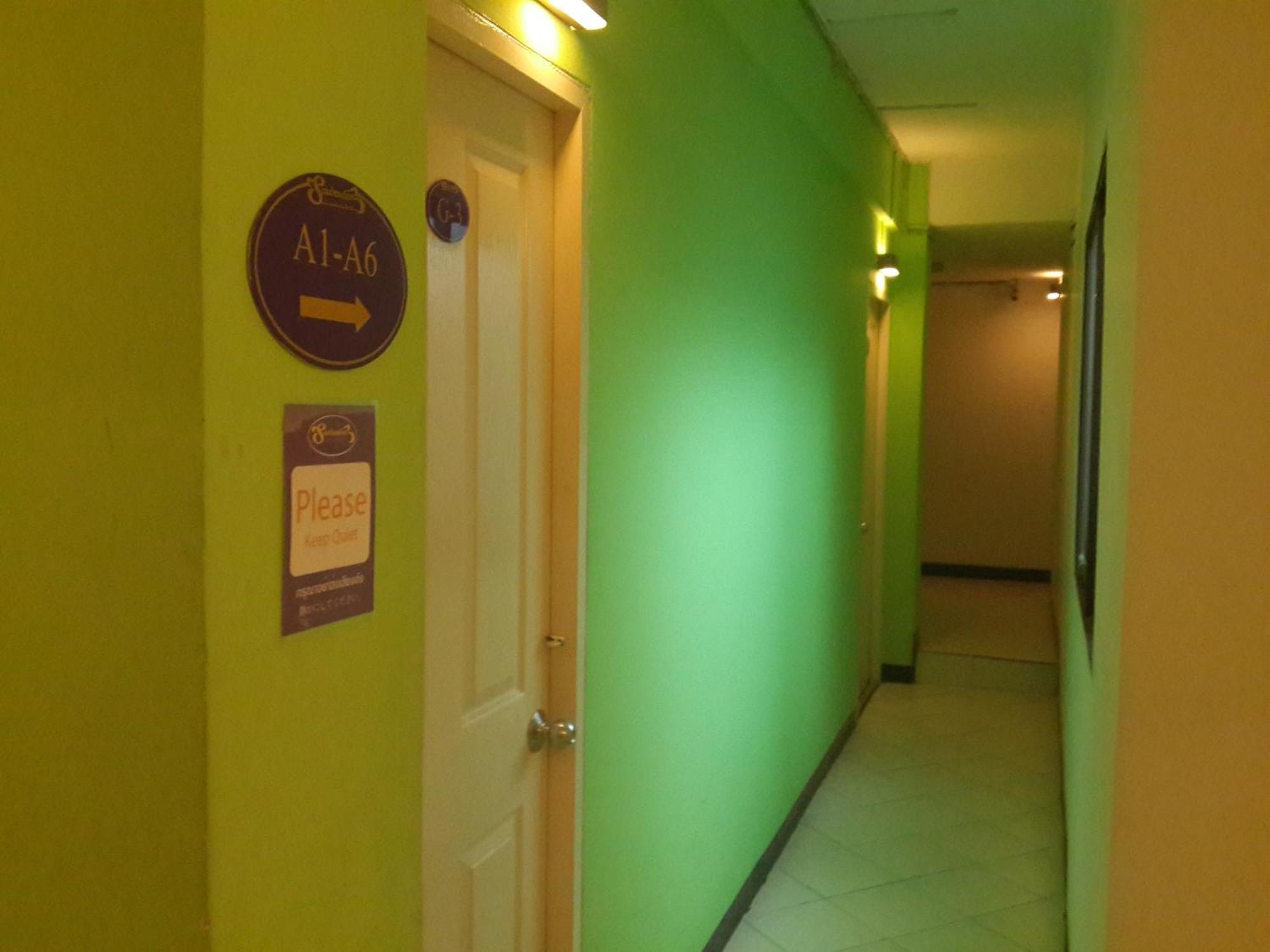 Sawasdee Sukhumvit Inn Bangkok Bagian luar foto