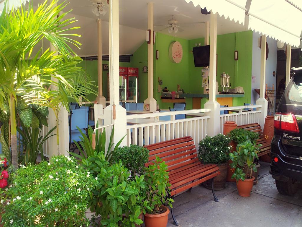 Sawasdee Sukhumvit Inn Bangkok Bagian luar foto